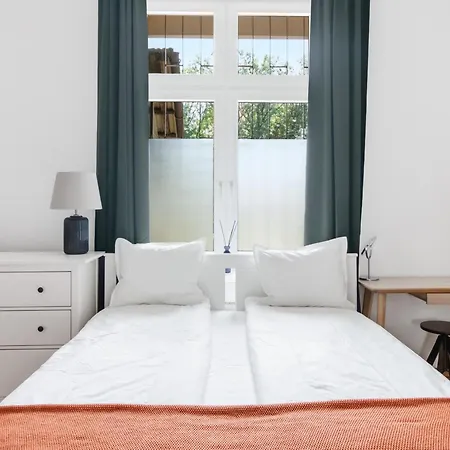 The Emerald Door Apt, 60 M2, 2 Min To Main Square By Gio Loft *
