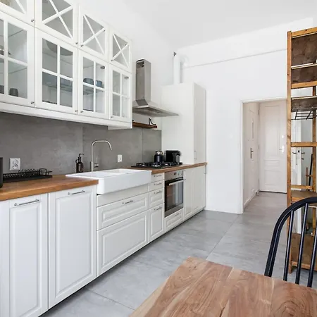 Apartmán The Emerald Door Apt, 60 M2, 2 Min To Main Square By Gio Loft Krakov
